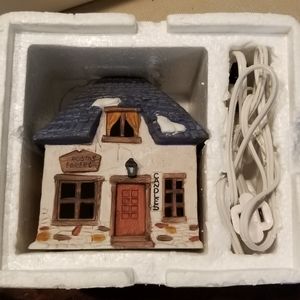 Dept 56 - Shops of Dickens Village